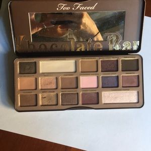 Too faced chocolate bar